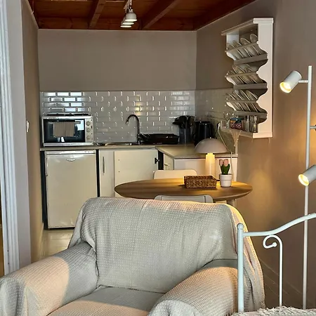 Hiona-seafront * Χάλκη