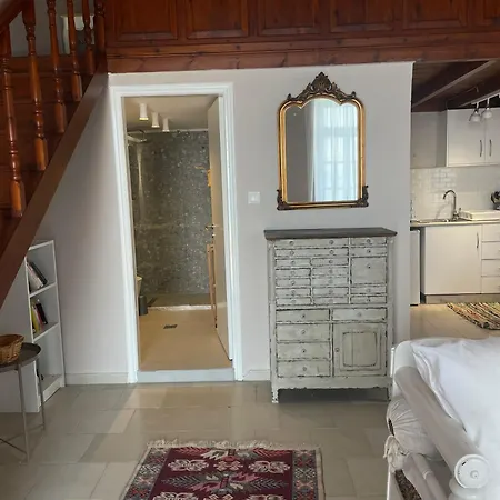 Hiona-seafront Apartament